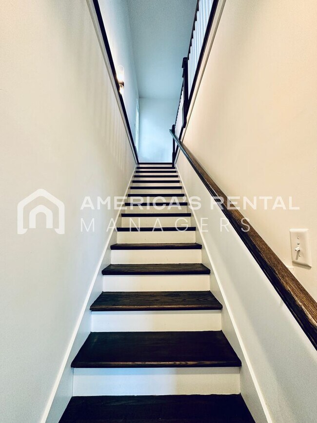 Building Photo - Home for Rent in Vestavia Hills!!! Available to View with a 48-hour notice!