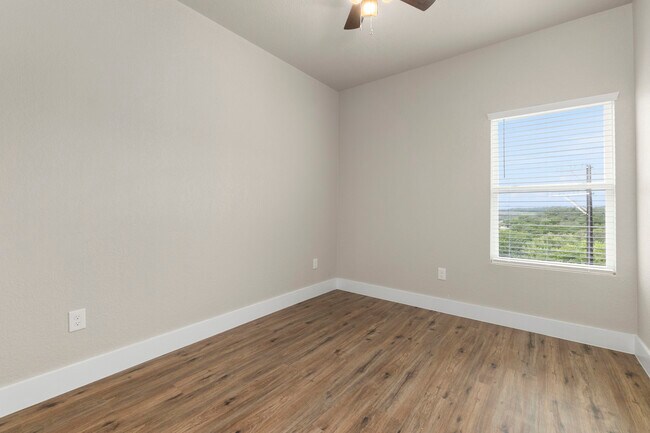 Building Photo - 119 Ave Ventana