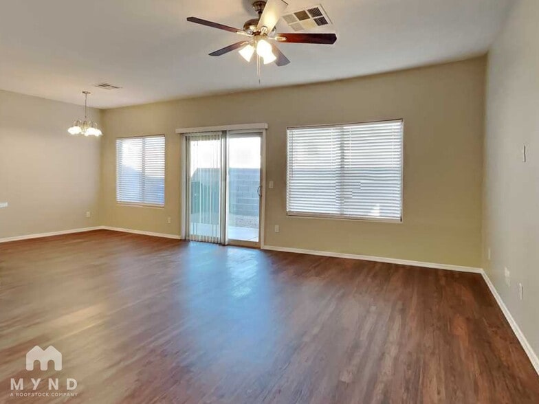 Building Photo - 506 W Gary Way