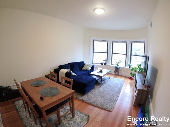 Building Photo - 1463 Beacon St