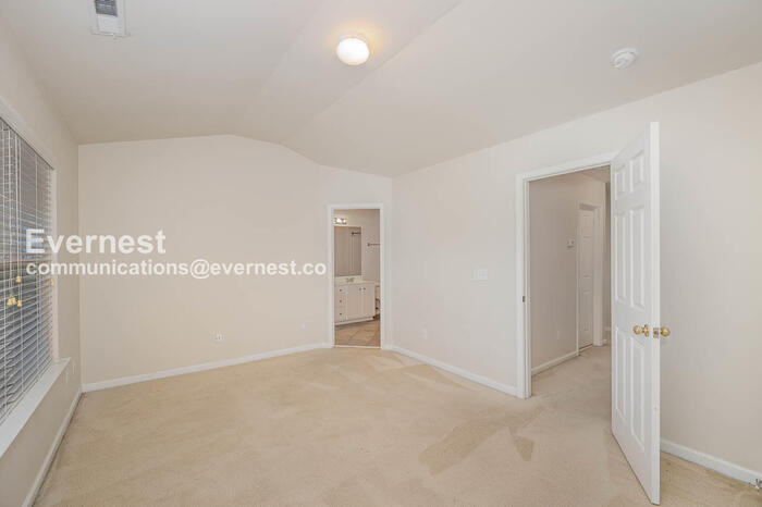 Building Photo - 322 Linden Park Ln