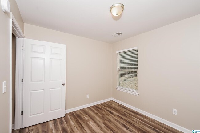 Building Photo - 1030 Moonlite Dr