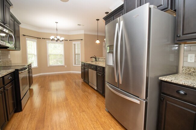 Building Photo - Elegant All-Brick 4 Bedroom Home on a Quie...
