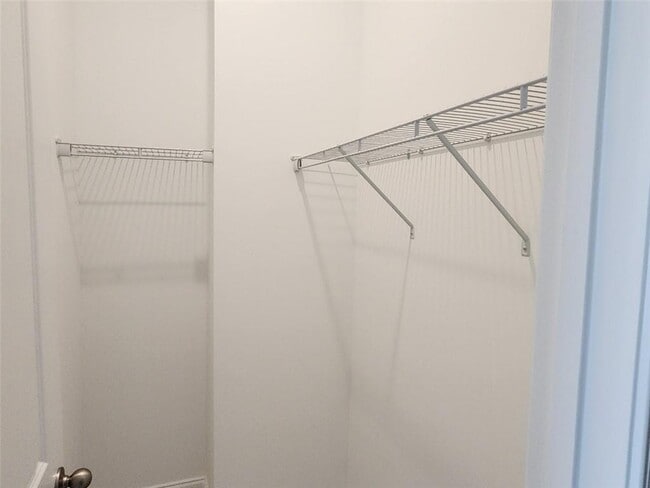 Building Photo - 633 Stickley Oak Way