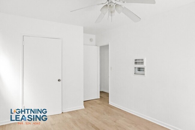 Building Photo - 12805 Vanowen St