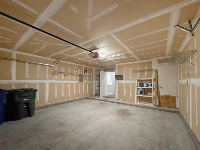Building Photo - 1010 Whitley Dr