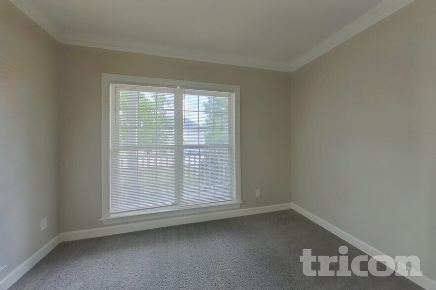 Building Photo - 201 Clearmeadow Dr