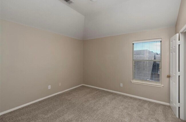 Building Photo - 10115 Cottonwood Canyon Dr