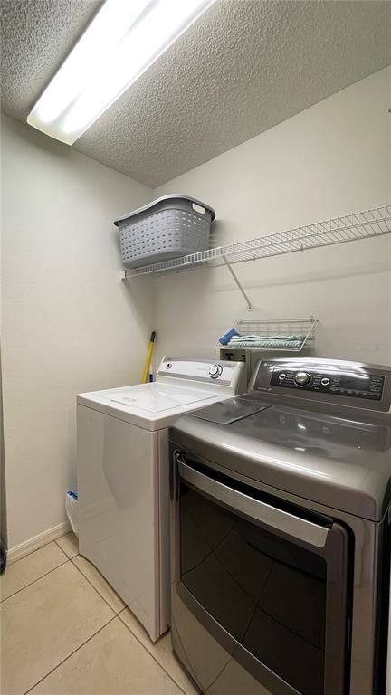 Building Photo - 1327 Casterton Cir