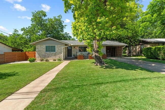 Building Photo - 3207 Carol Ann Dr