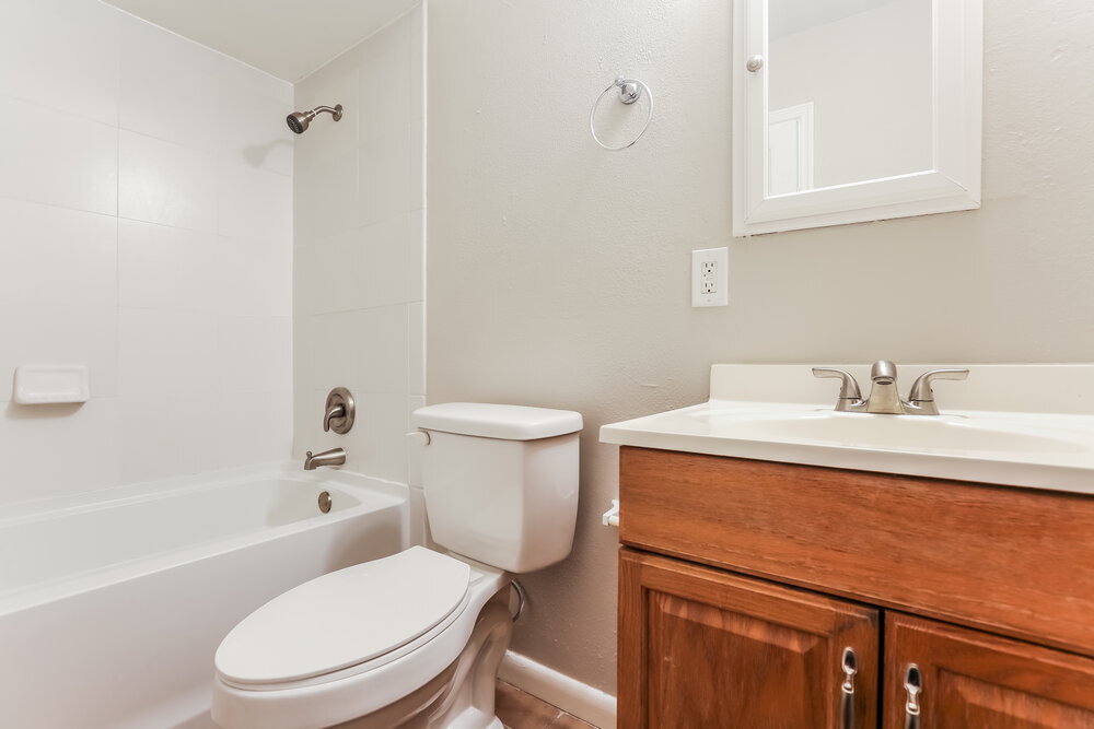 Building Photo - 20094 Lorenzo Ave