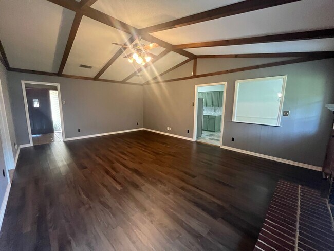 Building Photo - 8405 Oak Ridge Rd