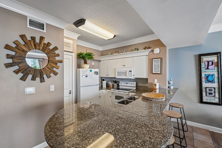 Building Photo - 104 Gulfside Ct
