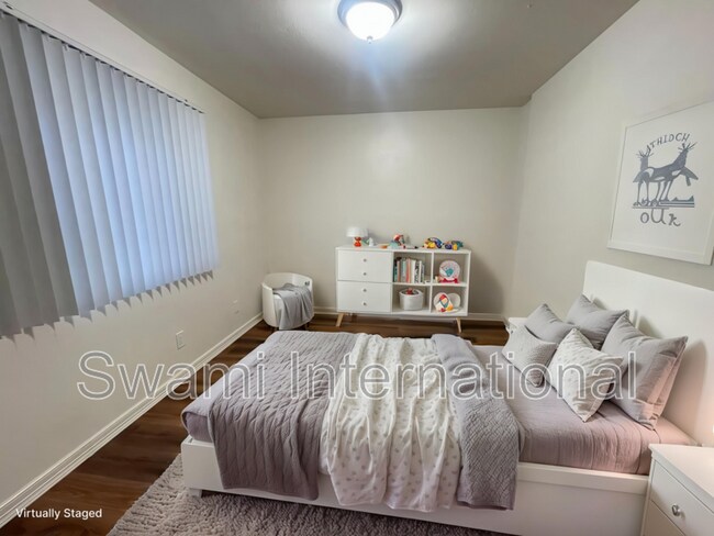 Building Photo - 345 Stepney St