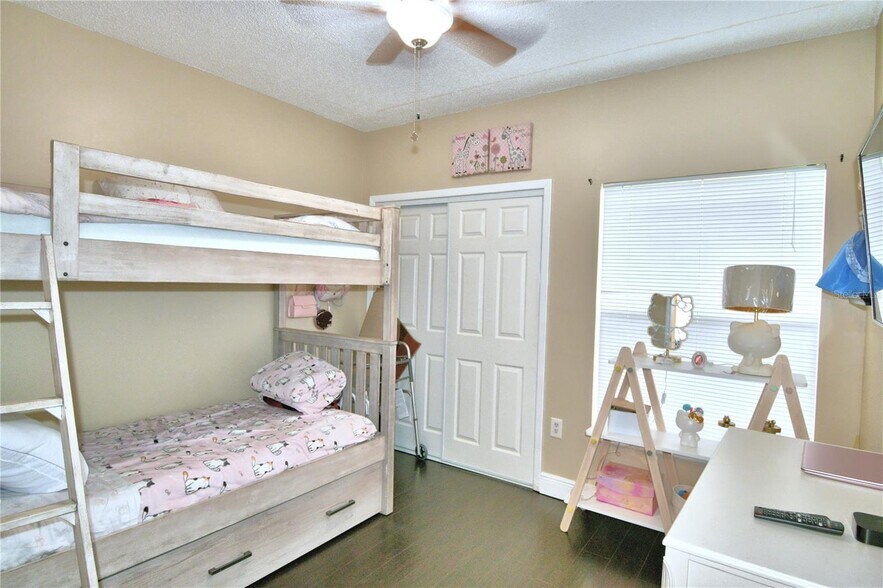 Building Photo - 4711 Capri Plz