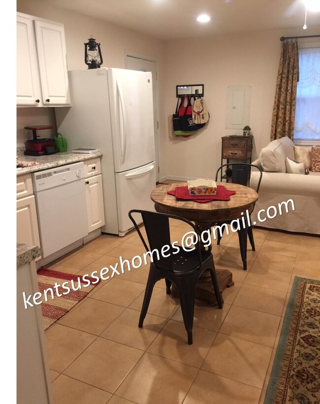 Building Photo - 206 Harrington Ave