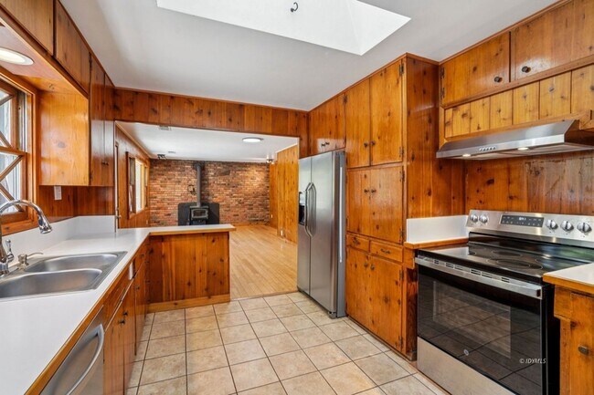 Building Photo - 54025 Strawberry Valley Dr