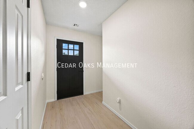 Building Photo - 1142 S Jasmine Ln