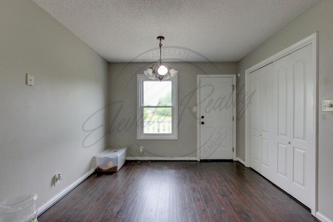 Building Photo - ON SPECIAL! THIS PROPERTY HAS A 1/2 OFF TH...