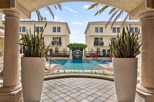 Building Photo - 105 S Bradford Bch Ct