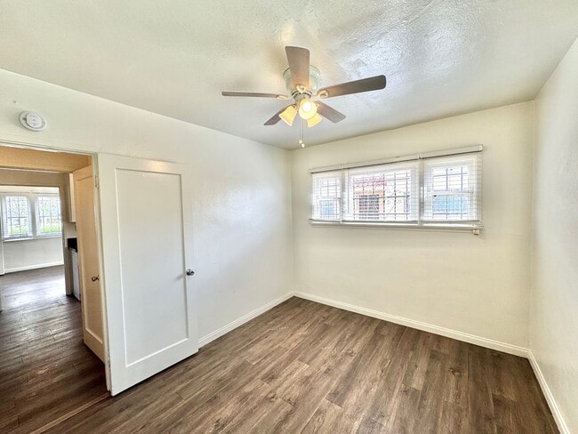 Building Photo - 3827-3829 1/2 National Avenue