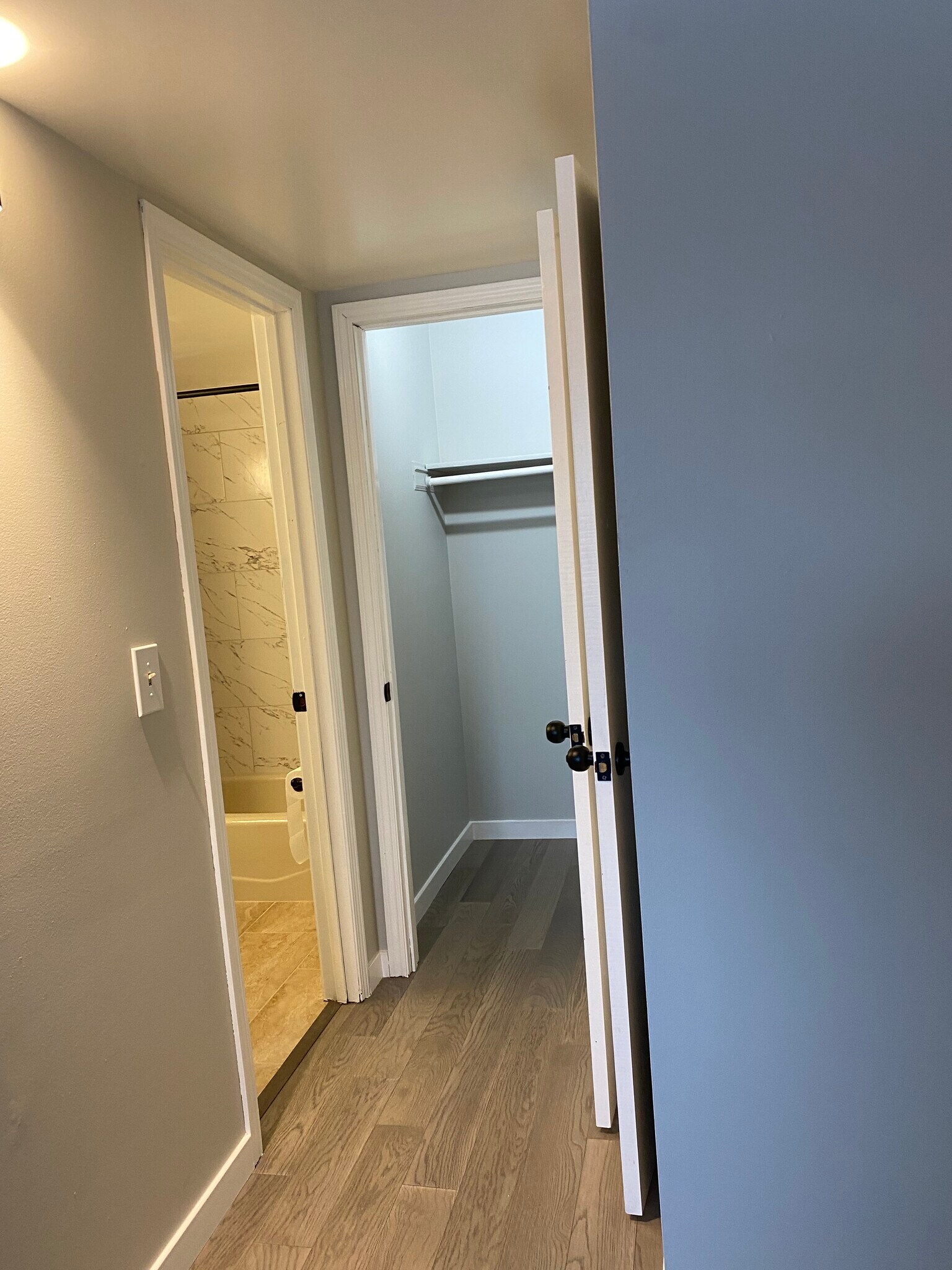 Building Photo - 5411 W Lawrence Ave