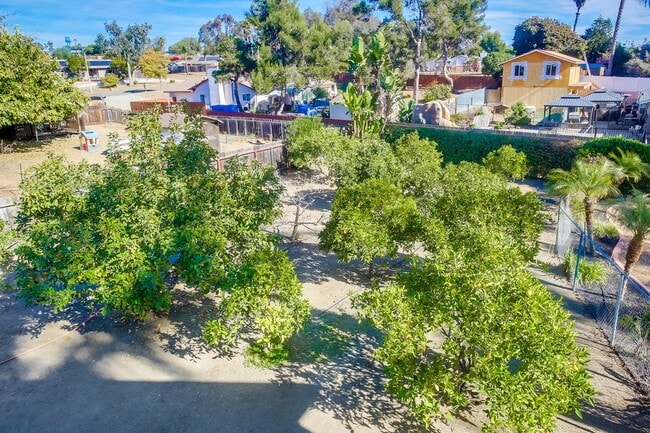 Building Photo - 543 Edna Way