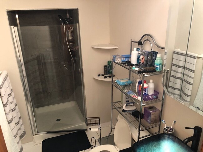 Building Photo - 102 s 126th