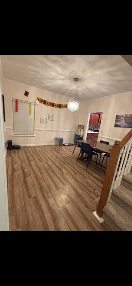 Building Photo - 5621 Memorial Dr