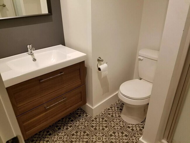 Building Photo - 82 Murray St