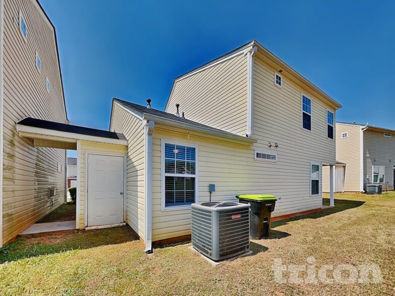 Building Photo - 175 Meadowridge Dr
