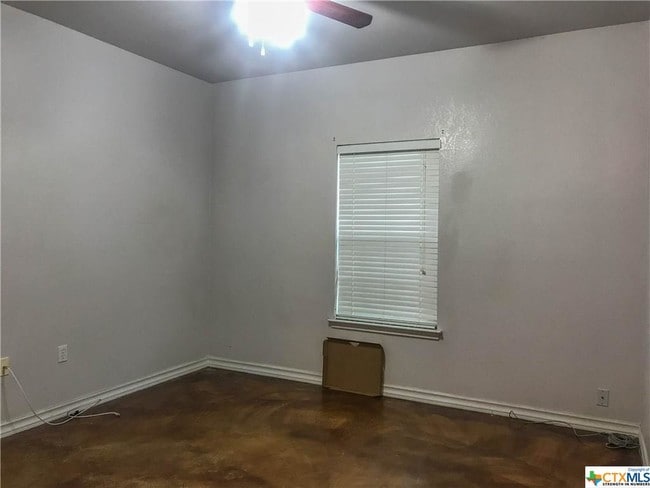 Building Photo - 1080 Rainbow Dr