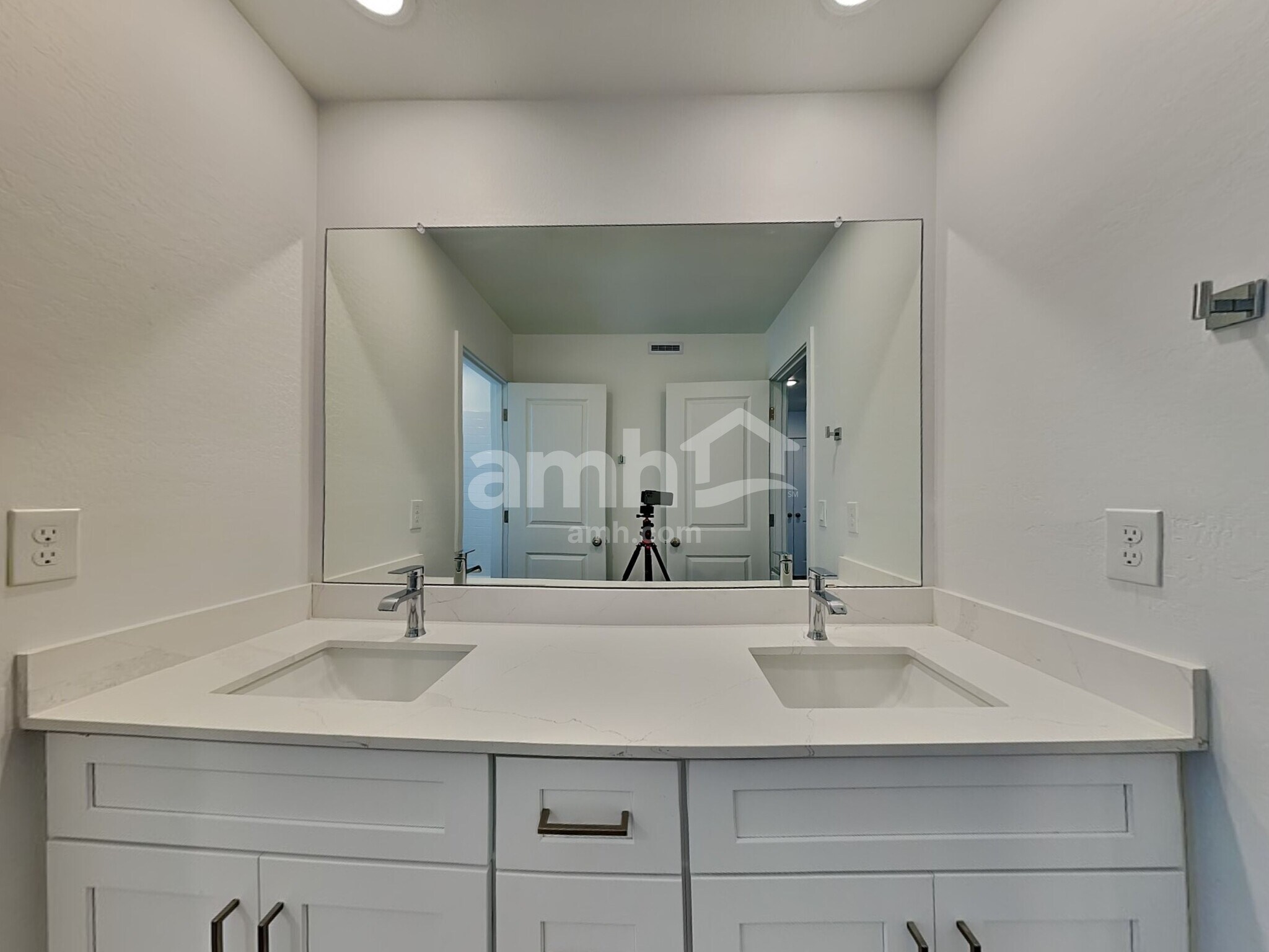 Building Photo - 25819 N 184th Dr