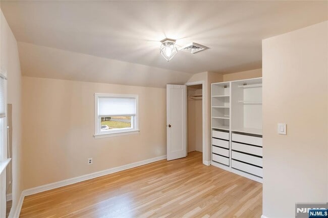 Building Photo - 31 Sherman Ave