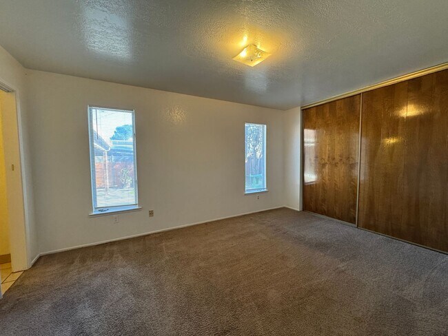 Building Photo - Four Bed, Two Bath Home In North Stockton