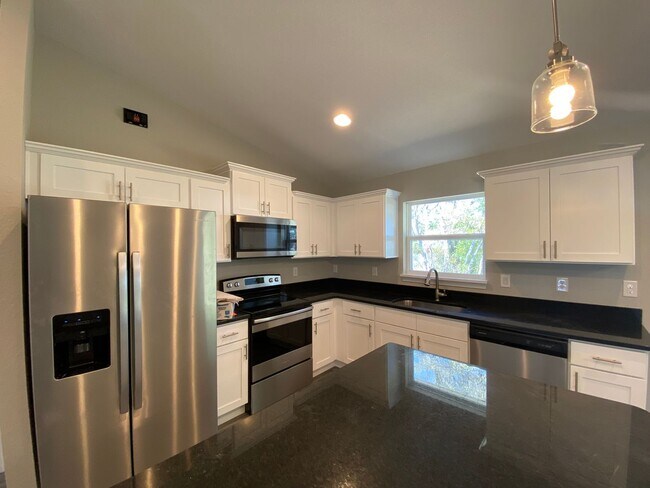 Building Photo - Custom Home - Kingsland Country Estates Desirable  4/2/2 **Won't Last**