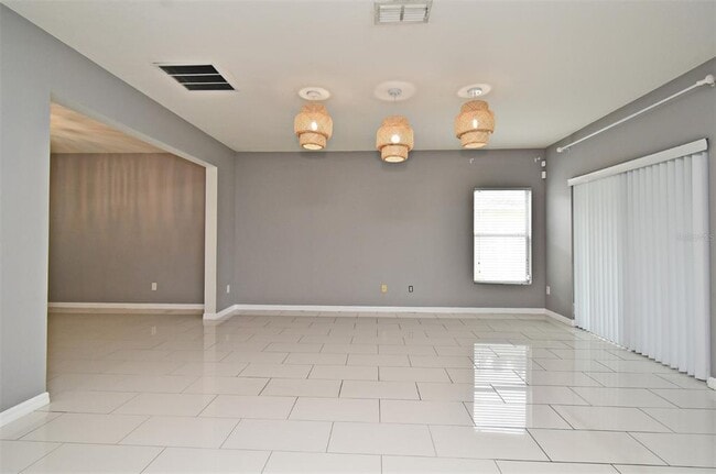 Building Photo - 475 Nadeau Way