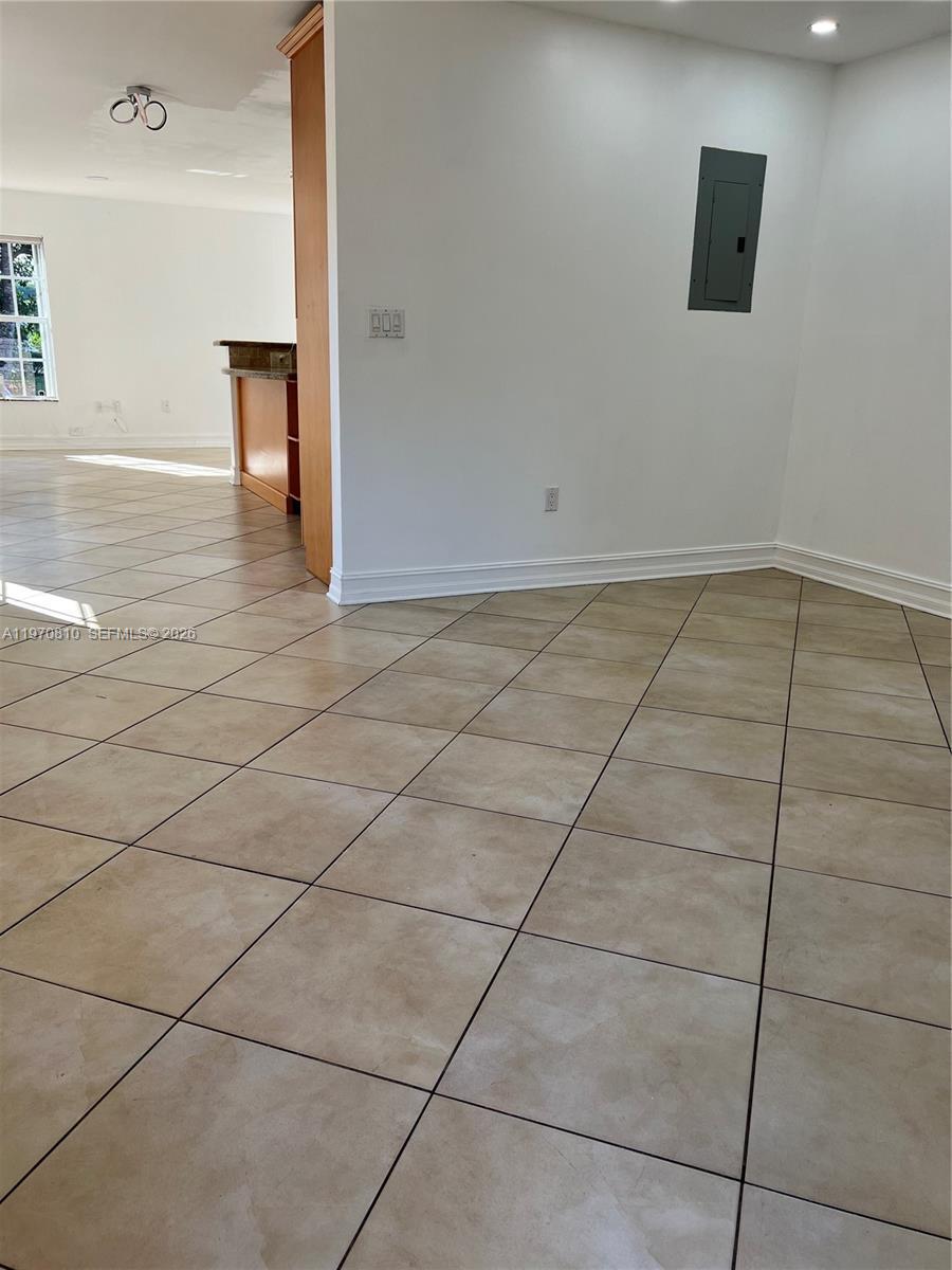 Building Photo - 158 SW 96th Ct