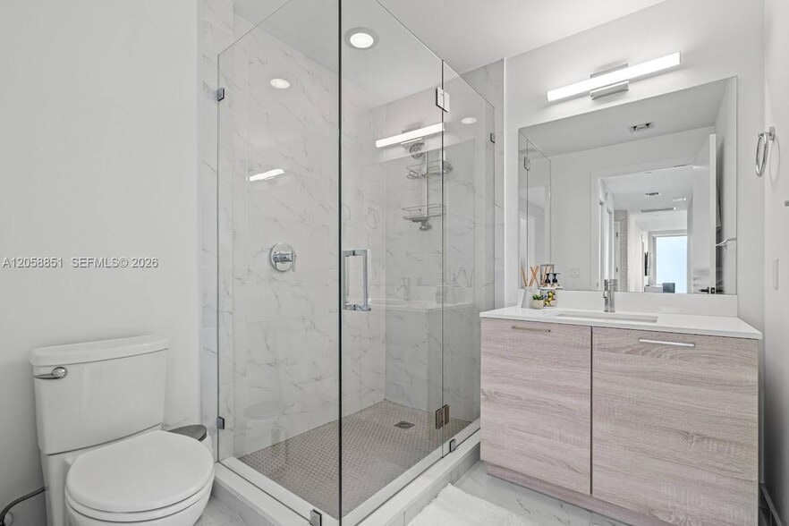 Building Photo - 16385 Biscayne Blvd
