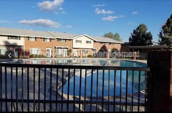 Building Photo - 9037 E Nassau Ave