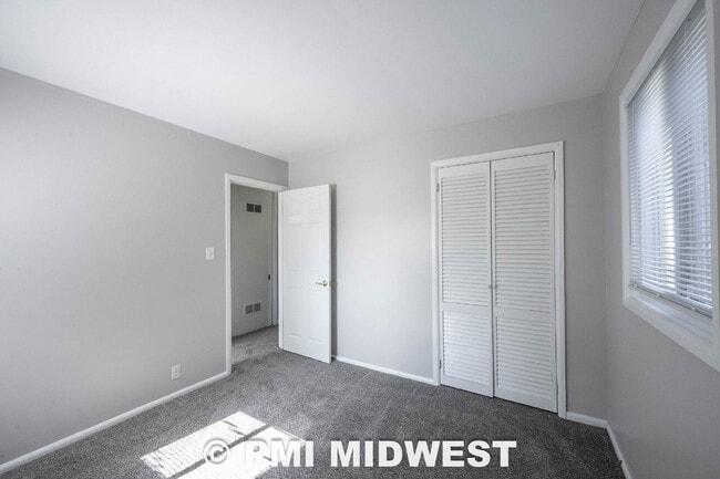 Building Photo - "Charming 3-Bedroom Home with 1451 Sq Ft of Comfort in Indianapolis!"