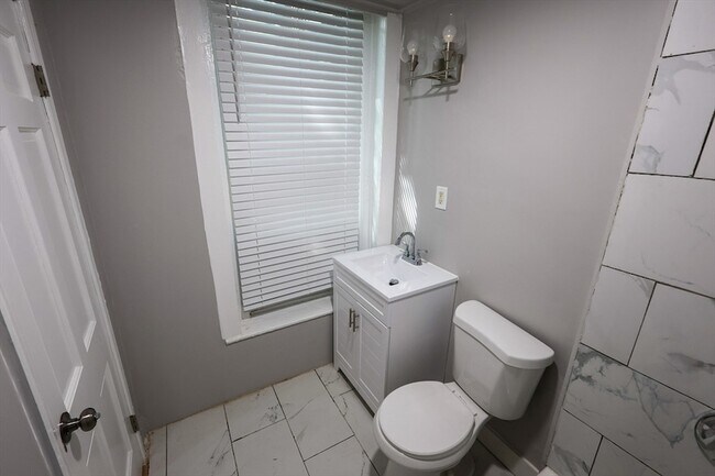 Building Photo - 43 Coleman St