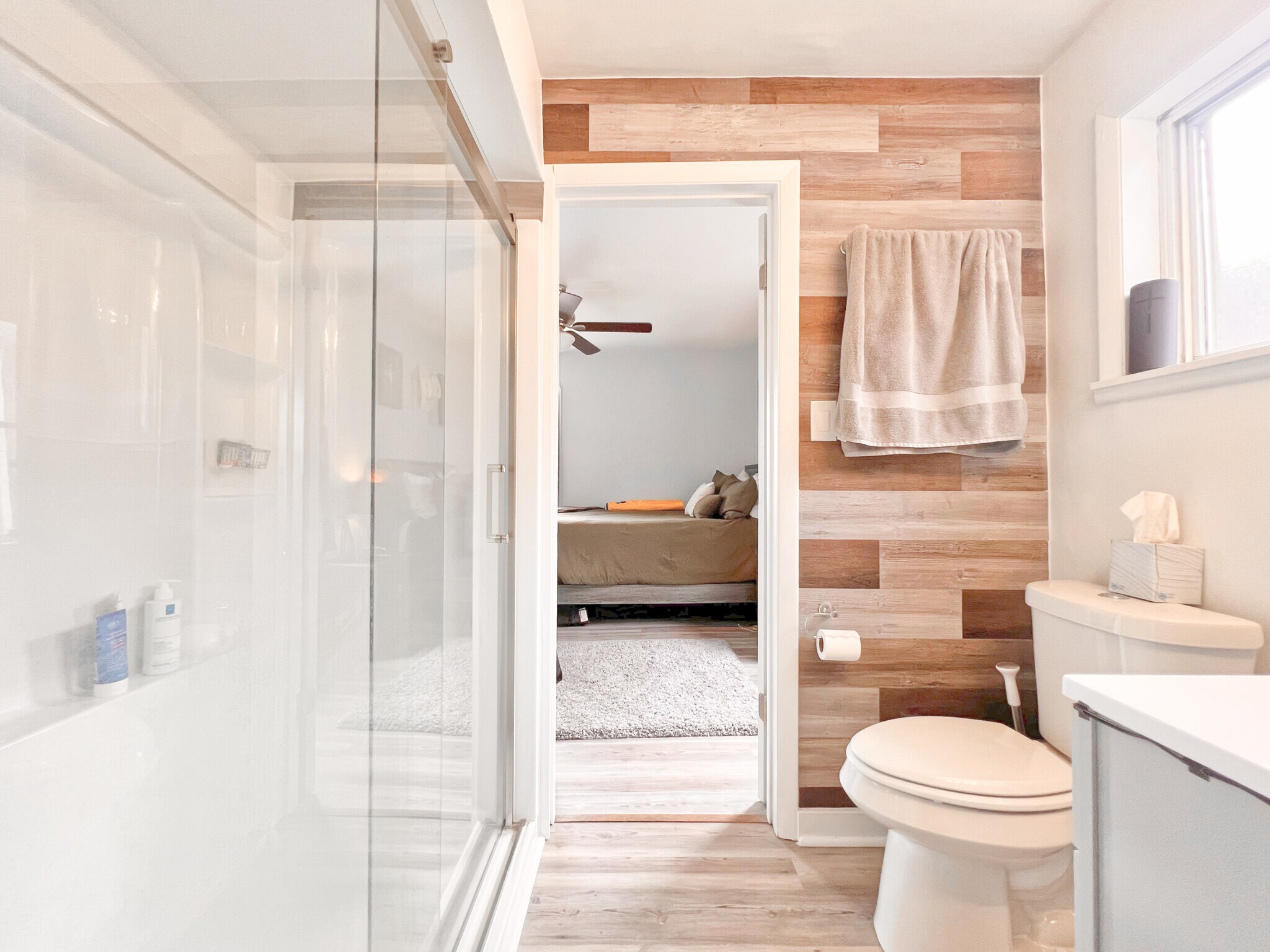 Building Photo - 5737 Hobart St