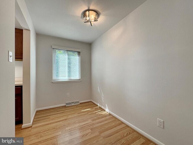 Building Photo - 29080 Autumnwood Dr