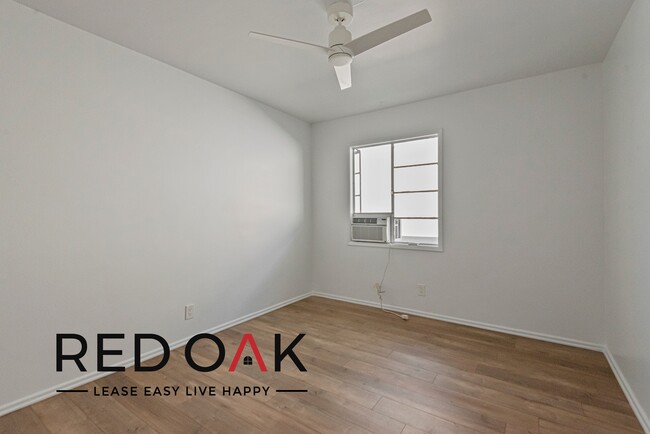 Building Photo - Charming and Spacious One Bedroom with Lov...