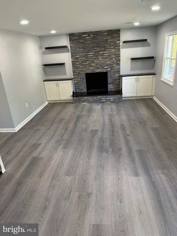 Building Photo - 7810 Newington Woods Dr