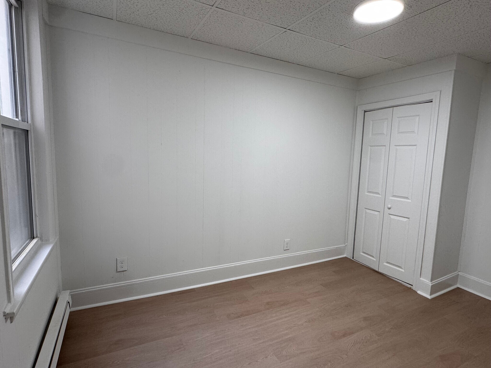 Building Photo - 211 Chelsea St