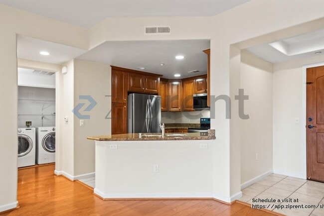 Building Photo - 49002 Cinnamon Fern Common