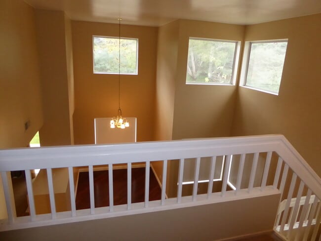 Building Photo - Spacious 3-Bedroom Home with Community Poo...