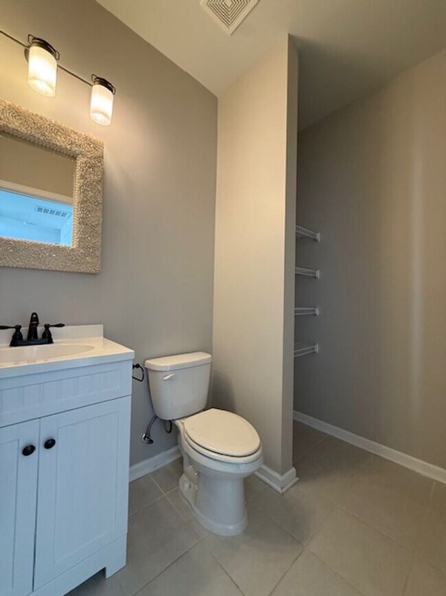 Building Photo - Beautiful 4BR Home in Shadow Moss – Available Now!